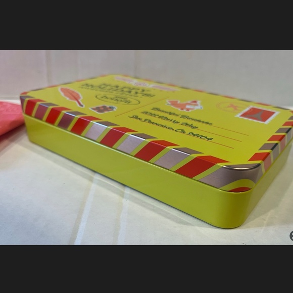 Benefit Cosmetics ~ Laughter is the Best Cosmetic ~ Happy Holidays Postcard Tin - Picture 6 of 9